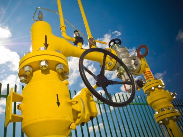 Jeśli Gazprom wykorzysta atak zimy do wymuszenia Nord Stream 2 może zabraknąć gazu w Europie | Polska ma energię na styk ale daleko od blackoutu. Odsiecz sąsiadów z szwedzką ropą na czele